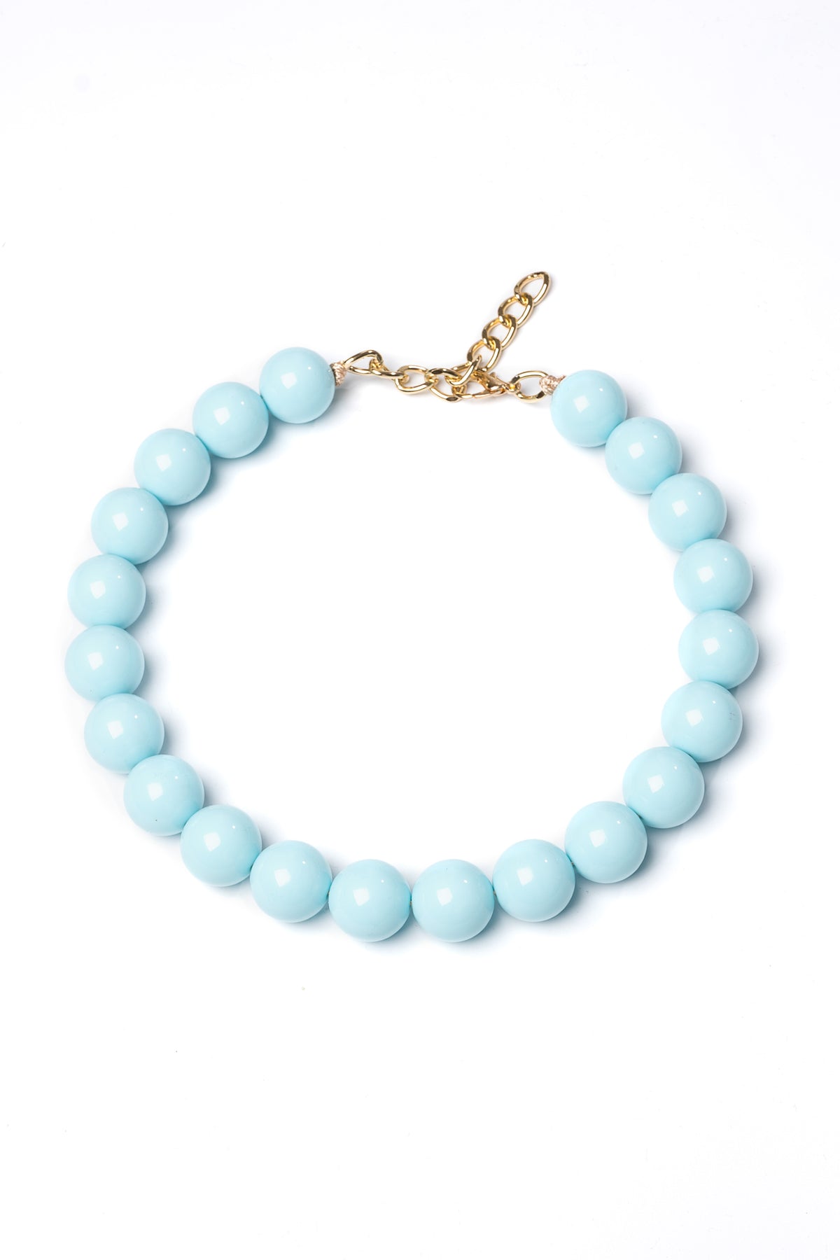 Κολιέ με γαλάζιες χάντρες και χρυσή μεταλλική αλυσίδα
