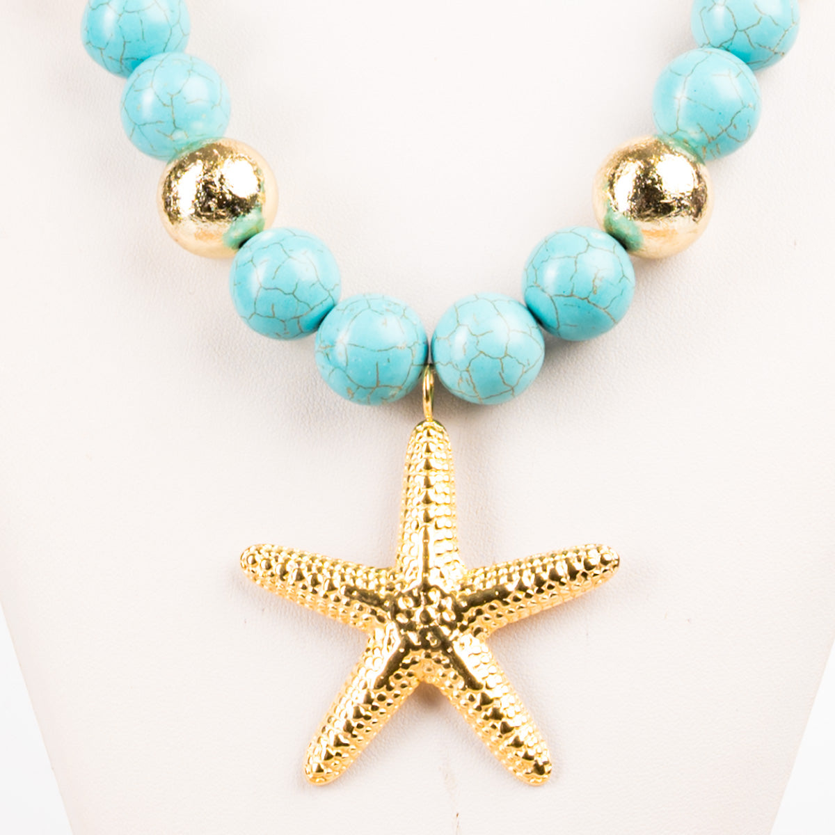 Κολιέ με χρυσό αστερία και τιρκουάζ χάντρες