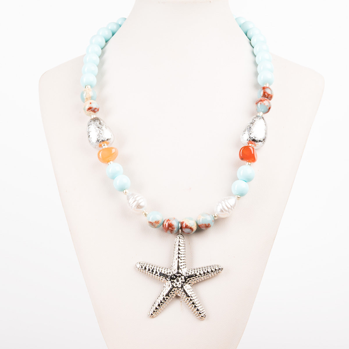 Κολιέ με ασημένιο αστερία και γαλάζιες χάντρες