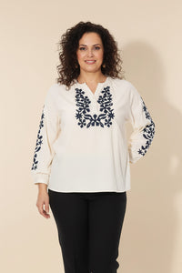 Εκρού μπλούζα με μπλε κέντημα