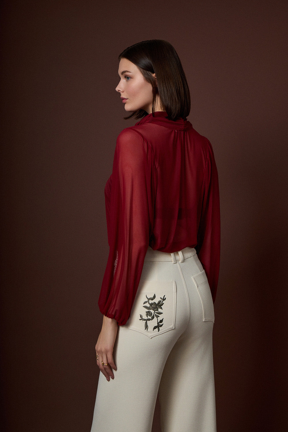 Διάφανη κόκκινη μπλούζα iRous με μαντήλι λαιμού