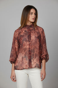 Διαφανές floral πουκάμισο σε κεραμιδί αποχρώσεις με φουσκωτά μανίκια και γιακά με σούρες.