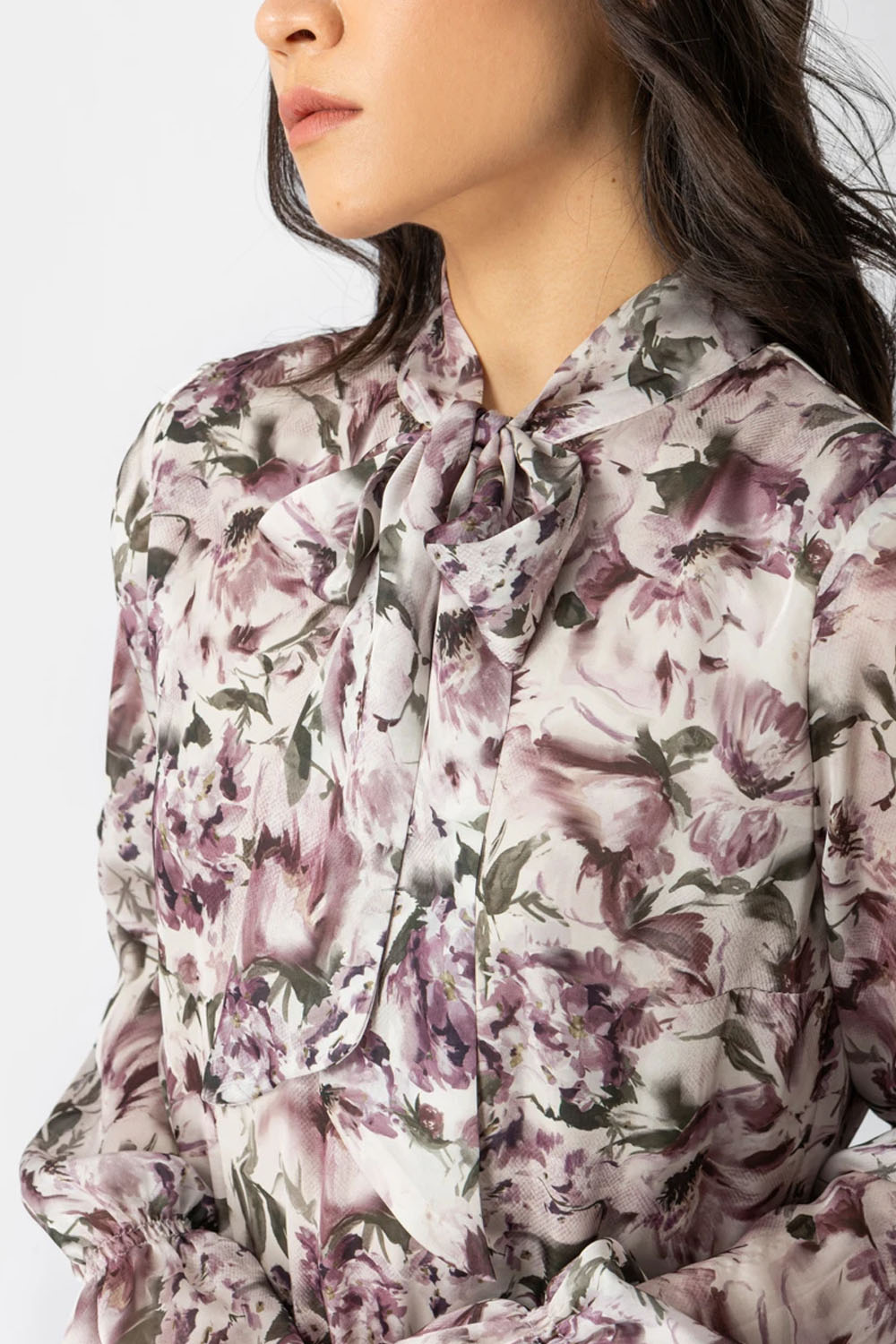 Εμπριμέ φόρεμα με διαφάνεια και φιόγκο στο γιακά – Ellisargi Boutique