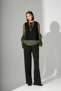 Μαύρο αμάνικο τοπ με διακοσμητικά τριανταφυλλάκια στους ώμους