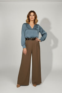 Καφέ παντελόνα με πιέτες