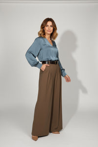 Καφέ παντελόνα με πιέτες