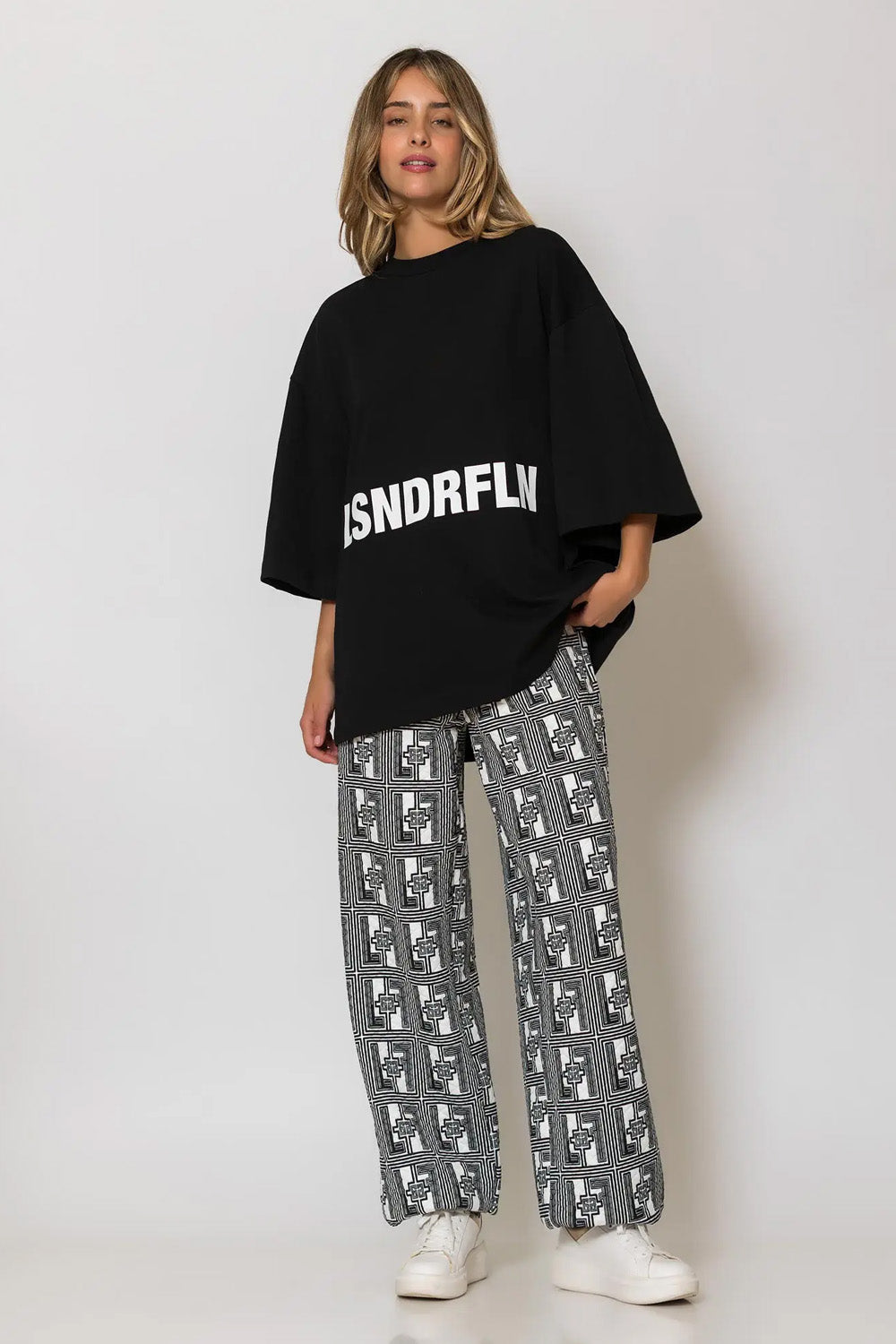 Παντελόνι με logo print και λάστιχο στη μέση