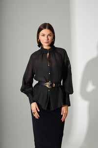 Μαύρη πουκαμίσα iRous με διάφανη υφή και κεντητή λεπτομέρεια στο μανίκι