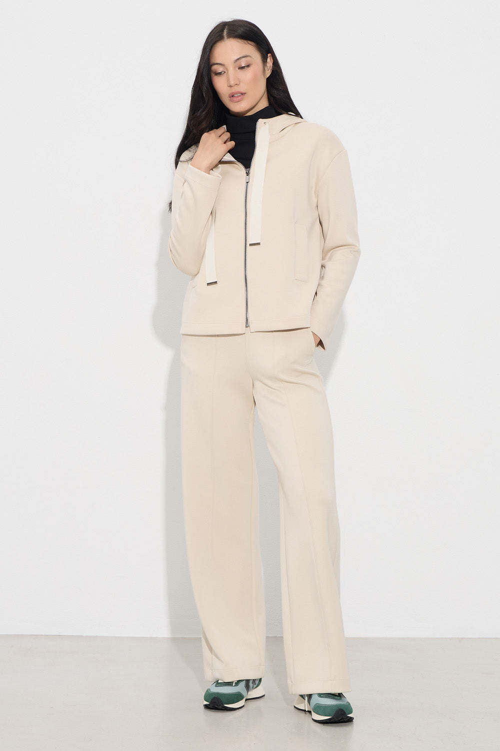 Ζακέτα με κουκούλα και φερμουάρ