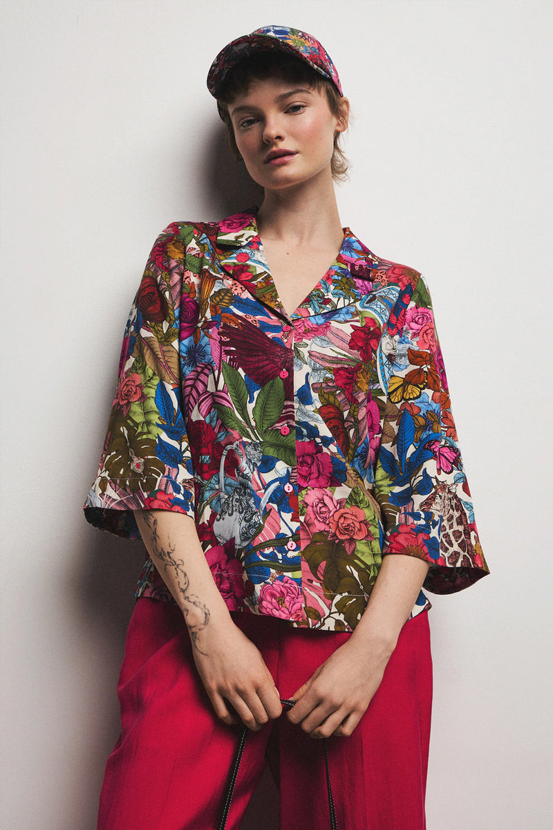 Γυναικείο πουκάμισο με floral print σε φούξια και μπλε αποχρώσεις από ύφασμα με lyocell