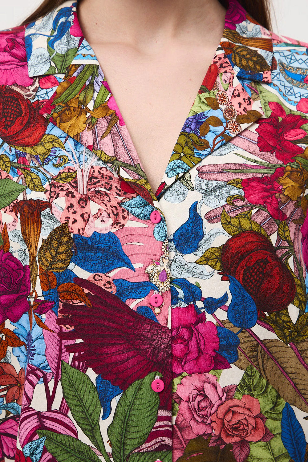 Γυναικείο πουκάμισο με floral print σε φούξια και μπλε αποχρώσεις από ύφασμα με lyocell