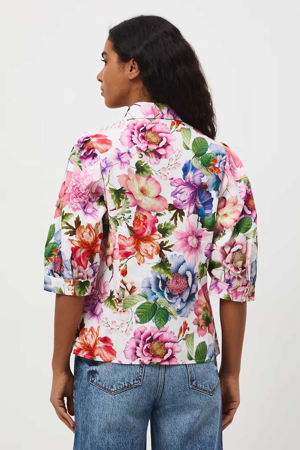 Γυναικείο βαμβακερό πουκάμισο με floral print σε λευκή βάση και πολύχρωμες λεπτομέρειες
