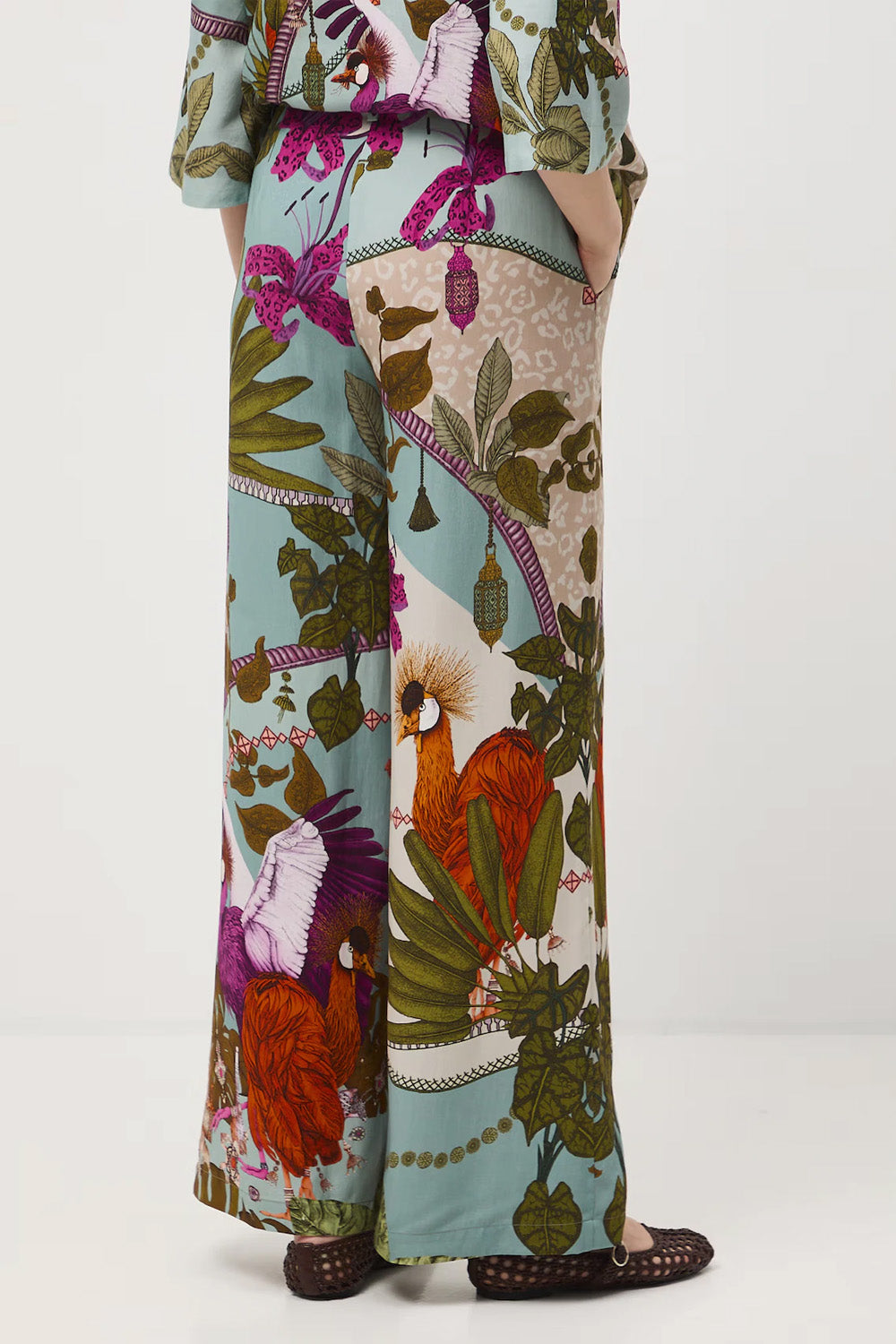 Γυναικείο wide leg παντελόνι με lyocell και exotic botanical print σε aqua και berry αποχρώσεις