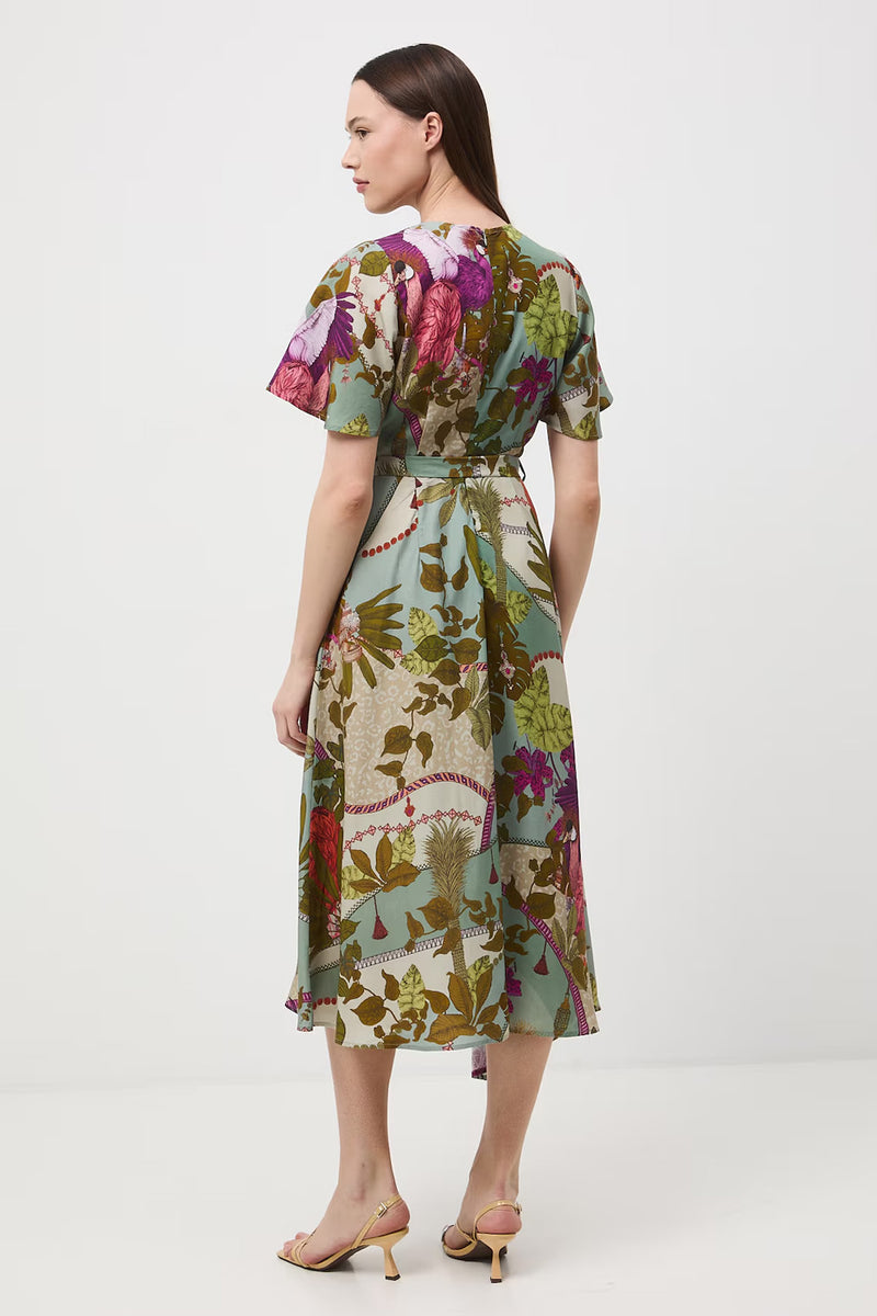 Κρουαζέ midi φόρεμα με πρόσμιξη λινού και exotic print σε φυστικί και εκρού αποχρώσεις με ζώνη στη μέση