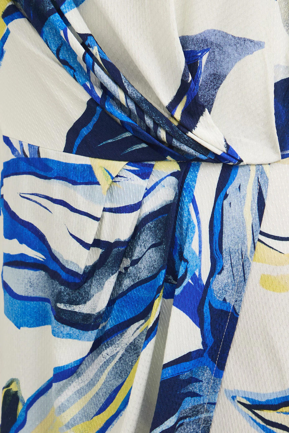 Μάξι φόρεμα με βισκόζη σε εκρού βάση και abstract floral print σε μπλε αποχρώσεις