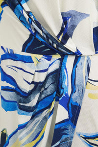 Μάξι φόρεμα με βισκόζη σε εκρού βάση και abstract floral print σε μπλε αποχρώσεις