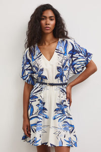Flared mini φόρεμα με βισκόζη σε λευκή βάση και floral print σε μπλε αποχρώσεις