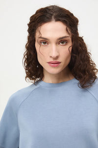 Γυναικείο γαλάζιο sweatshirt t-shirt σε relaxed γραμμή με κοντά raglan μανίκια