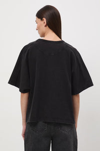 Oversize βαμβακερό t-shirt σε washed μαύρη απόχρωση με butterfly και botanical print
