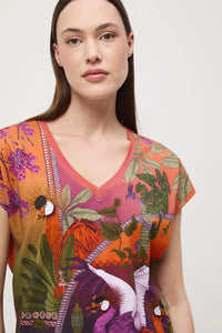 Γυναικείο t-shirt από βαμβάκι με ελαστάν και exotic tropical print σε πολύχρωμες αποχρώσεις