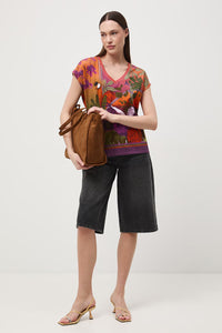 Γυναικείο t-shirt από βαμβάκι με ελαστάν και exotic tropical print σε πολύχρωμες αποχρώσεις