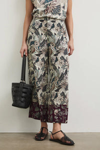 Γυναικείο παντελόνι culotte με botanical print σε εκρού βάση και plum λεπτομέρειες