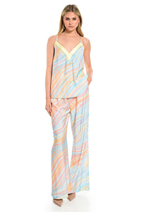 Γυναικείο αέρινο top Rainbow Print με λεπτές τιράντες, V λαιμόκοψη και παστέλ πολύχρωμο κυματιστό σχέδιο.