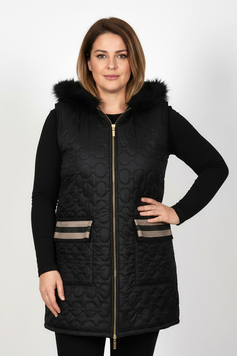 Αμάνικο μαύρο μπουφάν με κουκούλα και γούνα, Ellisargi Boutique