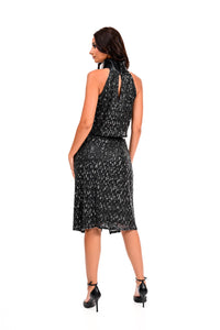 Αμάνικο τοπ παγιέτας σε μαύρο με ψηλό γιακά και cropped γραμμή από το Ellisargi Boutique