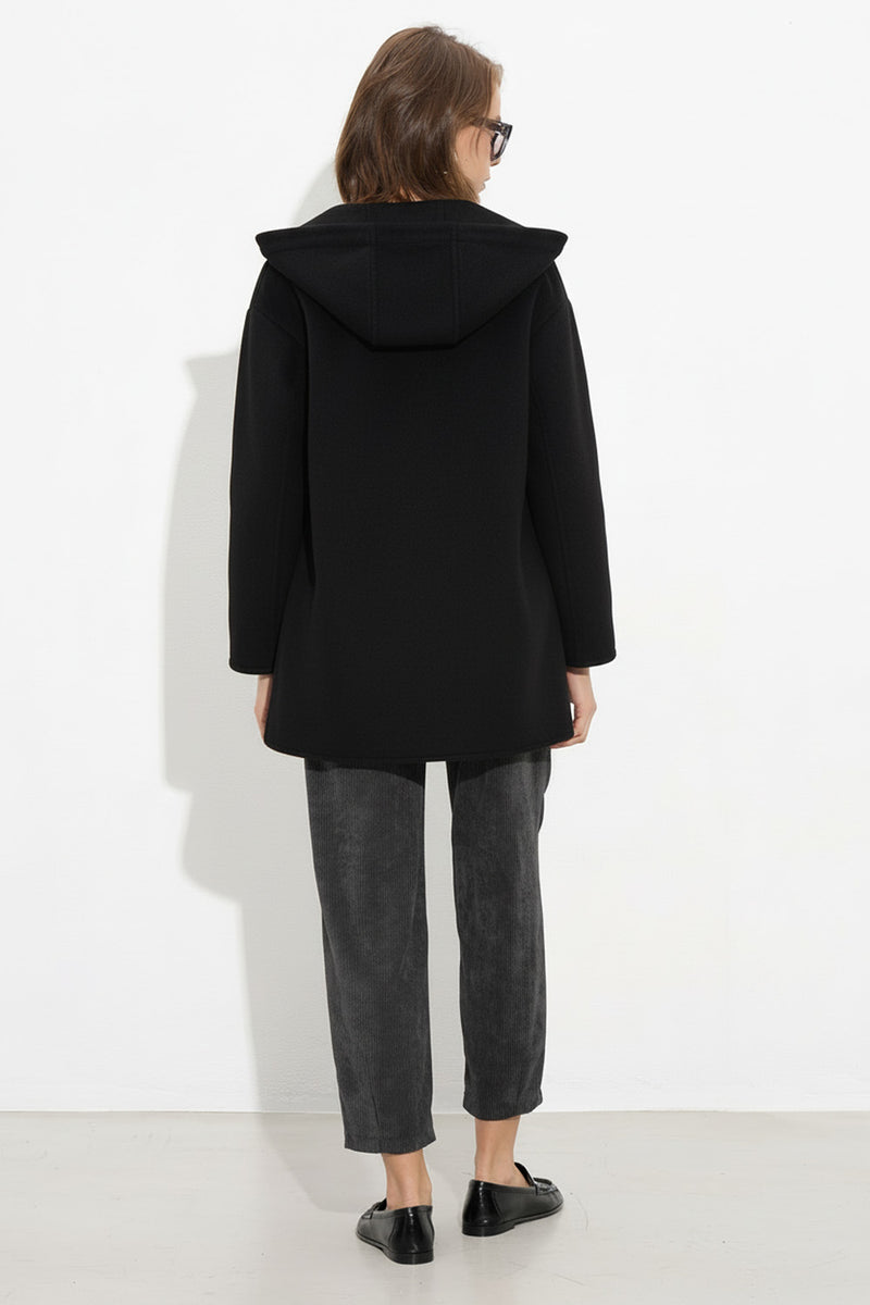 Μαύρο παλτό με κουκούλα και χρυσό φερμουάρ σε ίσια γραμμή από την Ellisargi Boutique