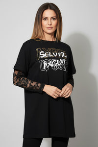Μαύρη μπλούζα με δαντελένα μανίκια και τύπωμα από την Ellisargi Boutique