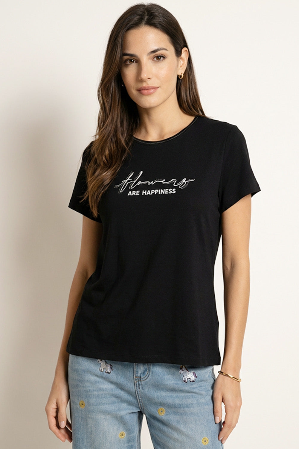 Μαύρο γυναικείο T-shirt με κοντό μανίκι και μήνυμα Flowers Are Happiness στο στήθος