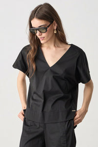 Κοντομάνικη Μπλούζα Ποπλίνα με V Λαιμόκοψη Μαύρη