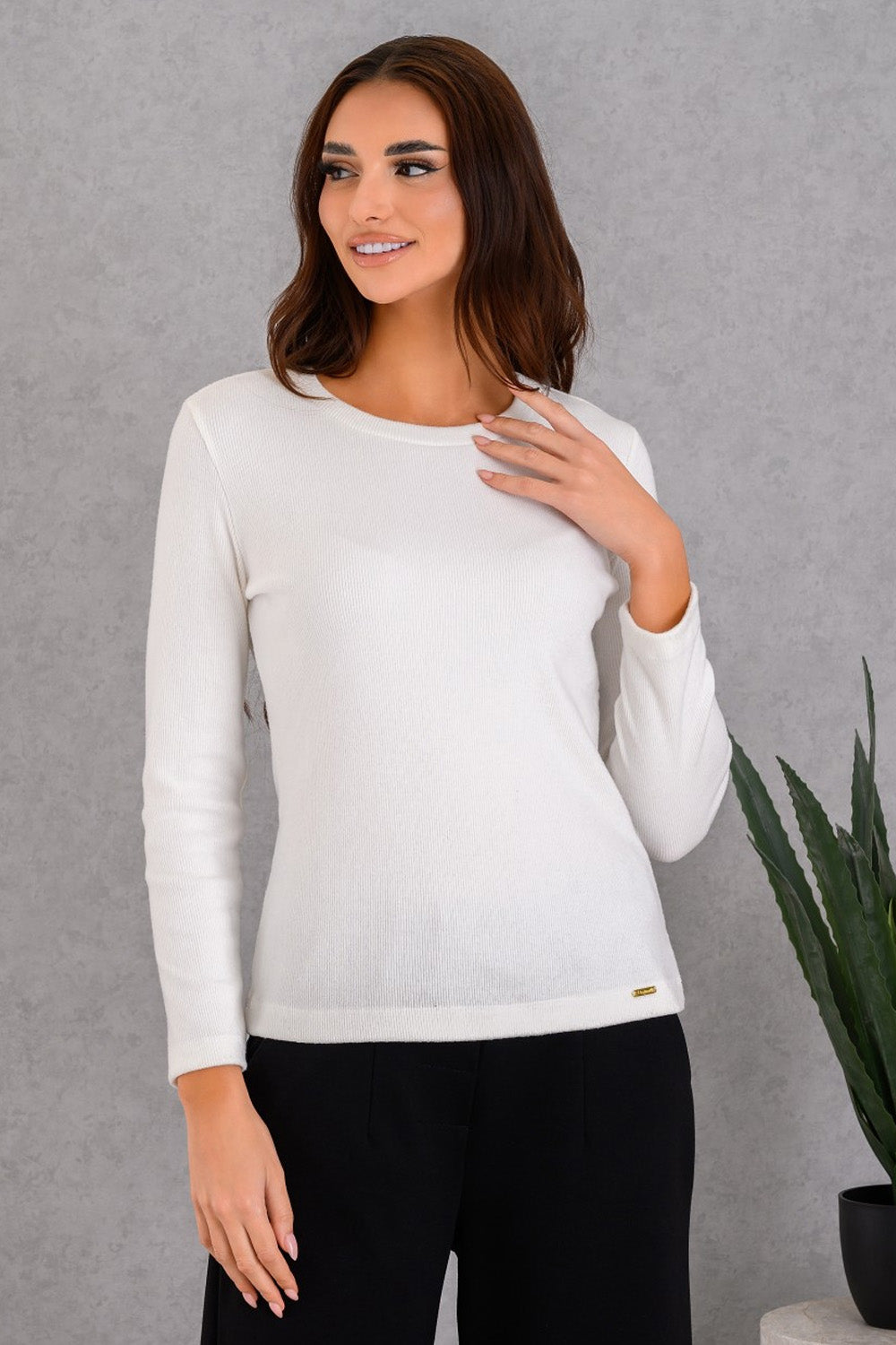 Ριπ μπλούζα εκρού με στρογγυλή λαιμόκοψη και μακριά μανίκια, γυναικείο top Derpouli Ellisargi Boutique