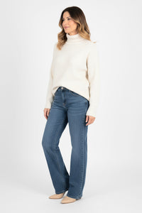 Μπλε τζιν straight πολύ μαλακό και ελαστικό, super stretch denim για άνεση όλη μέρα, Ellisargi Boutique