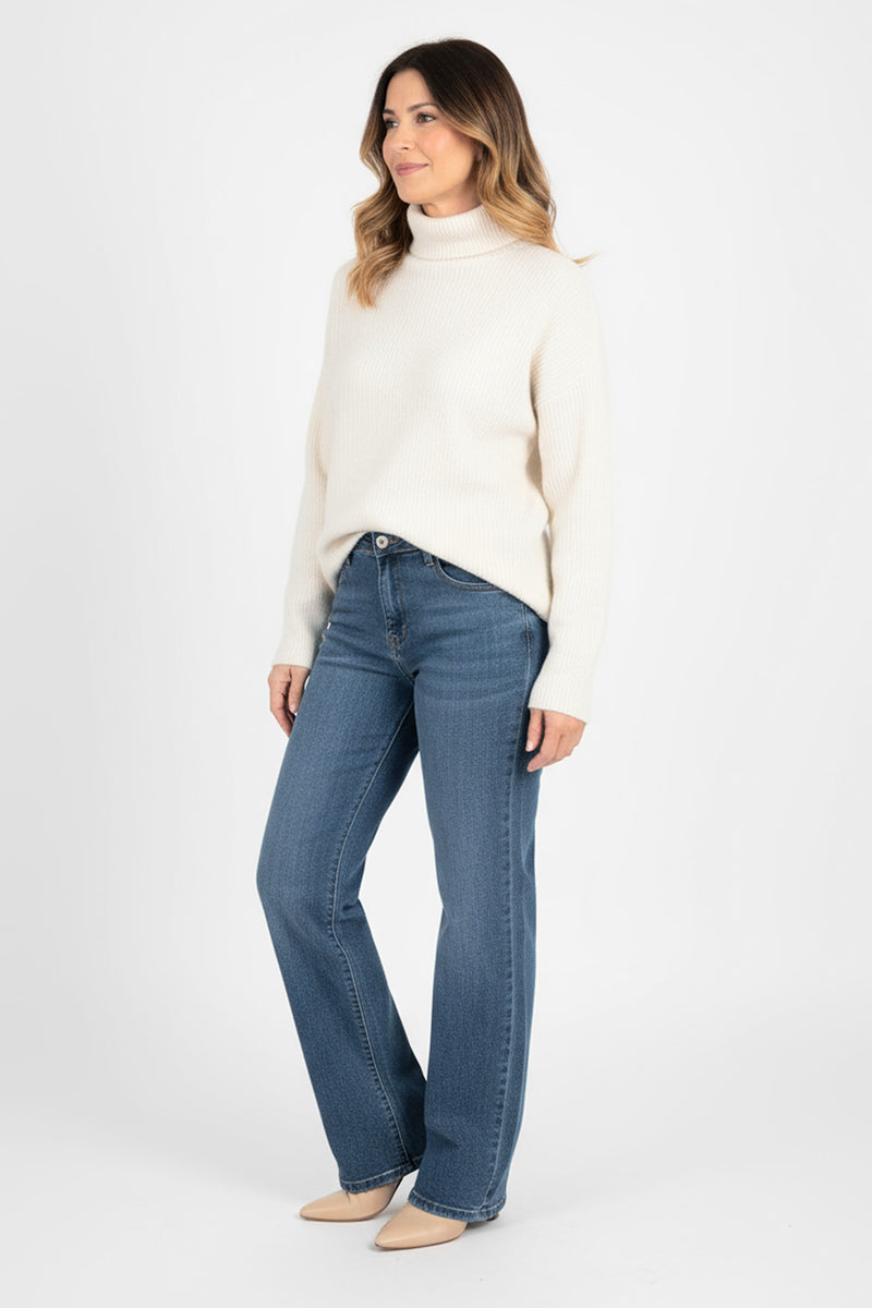 Μπλε τζιν straight πολύ μαλακό και ελαστικό, super stretch denim για άνεση όλη μέρα, Ellisargi Boutique