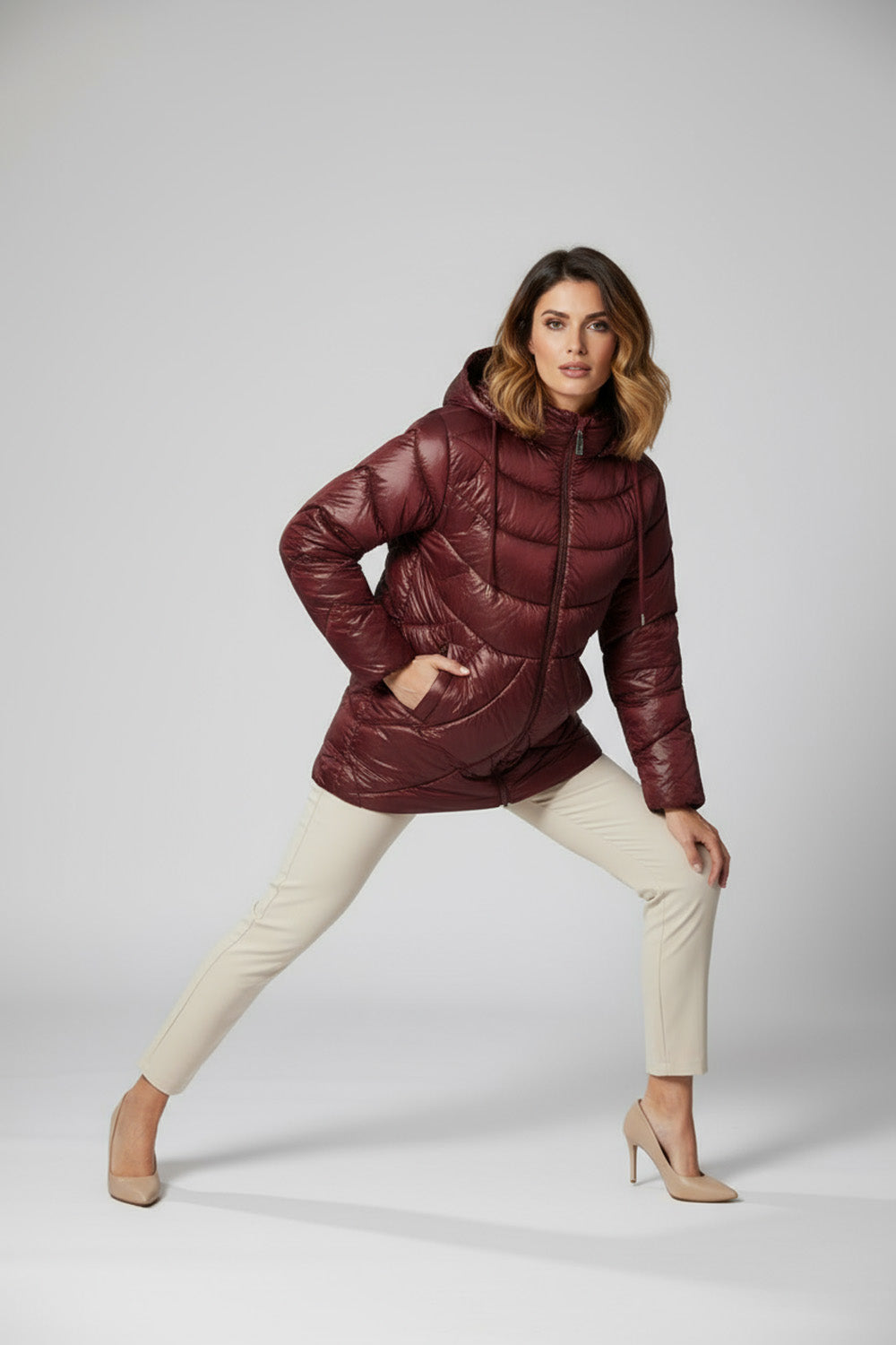 Μπορντό καπιτονέ μπουφάν με κουκούλα