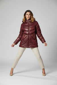 Μπορντό καπιτονέ μπουφάν με κουκούλα