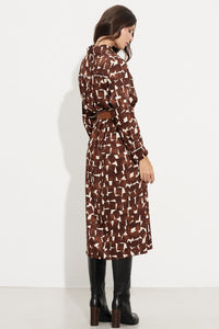 Καφέ midi φόρεμα πουκαμίσο με γεωμετρικό print και ζώνη στη μέση από την Ellisargi Boutique