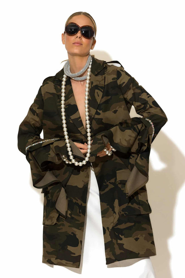 Oversized σακάκι camo με βολάν στις μανσέτες και κρύσταλλα C-THROU από το Ellisargi Boutique