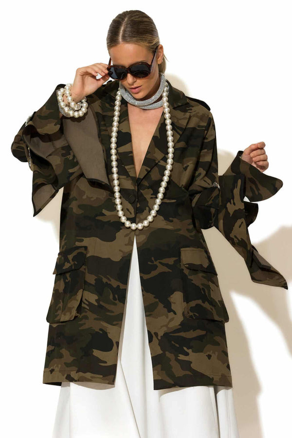 Oversized σακάκι camo με βολάν στις μανσέτες και κρύσταλλα C-THROU από το Ellisargi Boutique