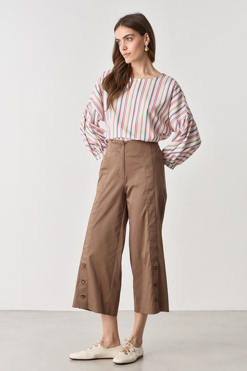 καφέ cropped παντελόνι ποπλίνα με κουμπιά στο πλάι
