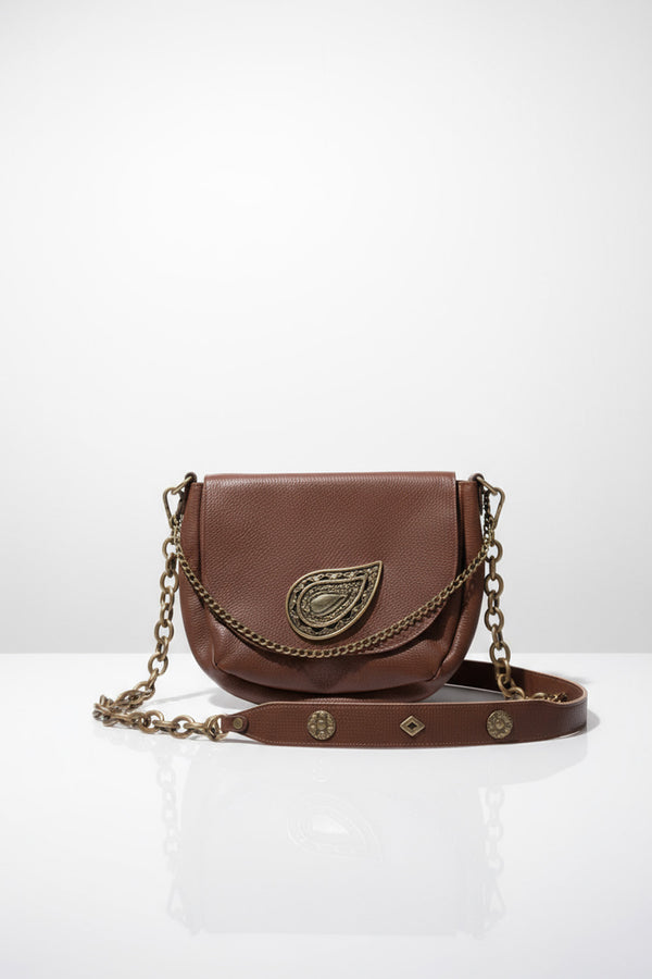 Χειροποίητη δερμάτινη τσάντα ώμου ταμπά με αλυσίδα και μεταλλικό μοτίφ Lavita – Ellisargi Boutique