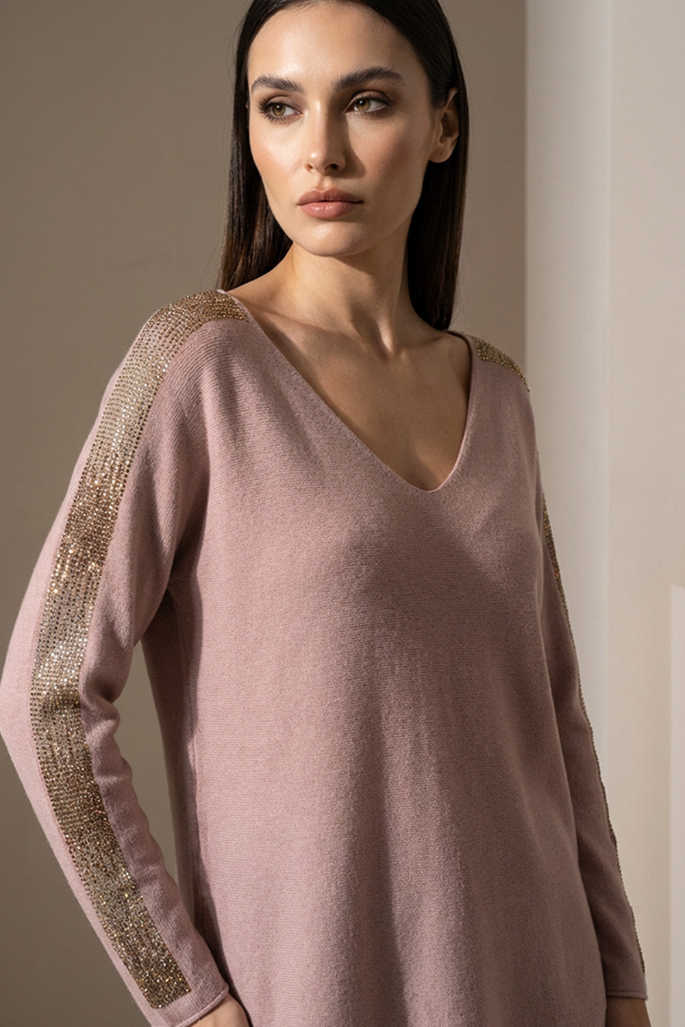 Dusty pink πλεκτή μπλούζα με V και διακριτική παγιέτα