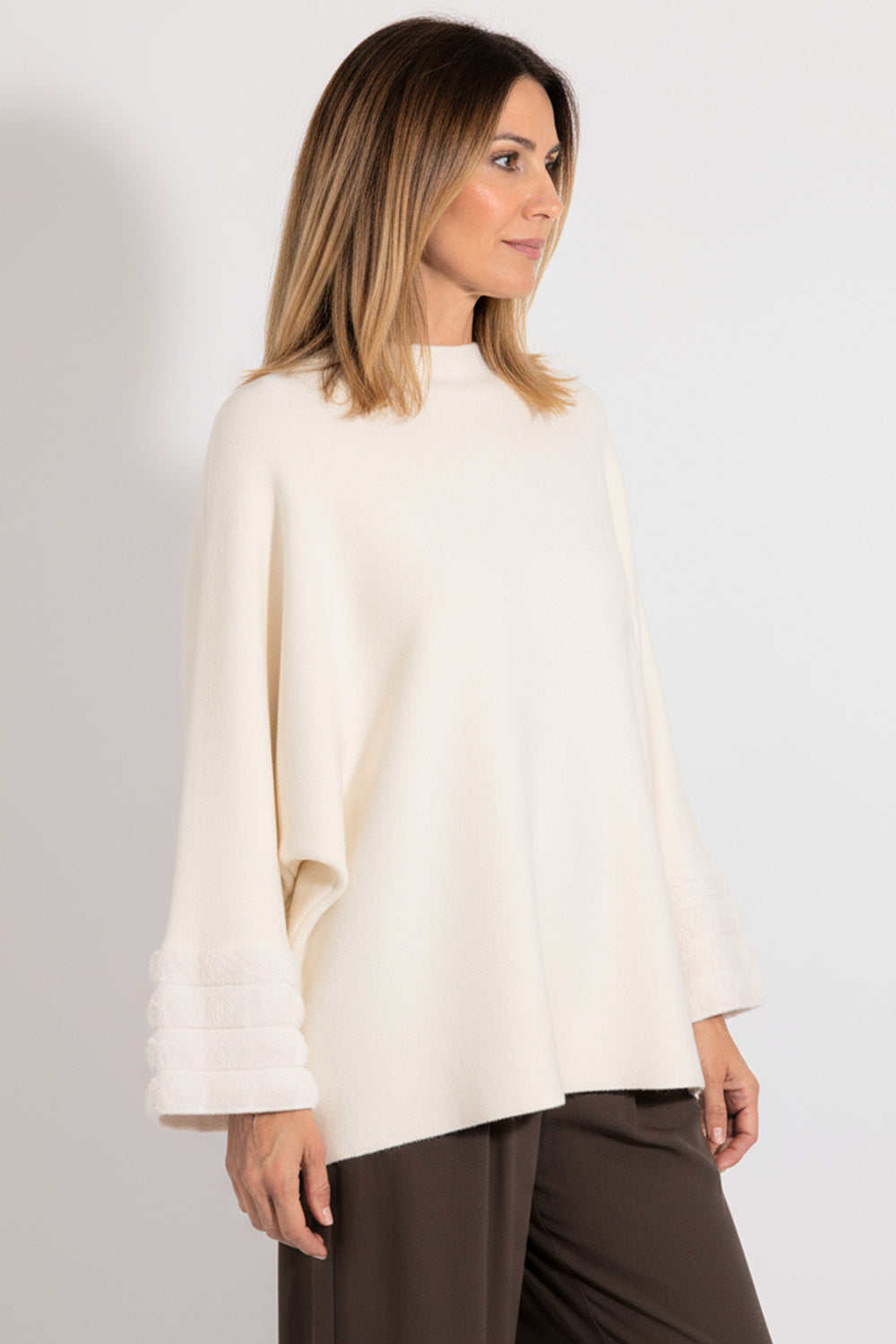ekrou-blouza-poncho-gounines-leptomereies
