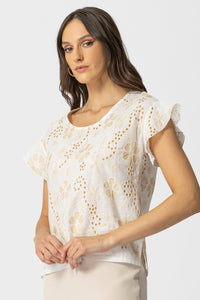Εκρού γυναικεία μπλούζα με μπεζ floral κέντημα και κοντά μανίκια βολάν