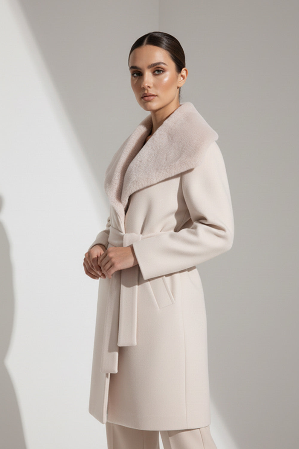 Εκρού Παλτό με Ζώνη και Faux Fur Γιακά