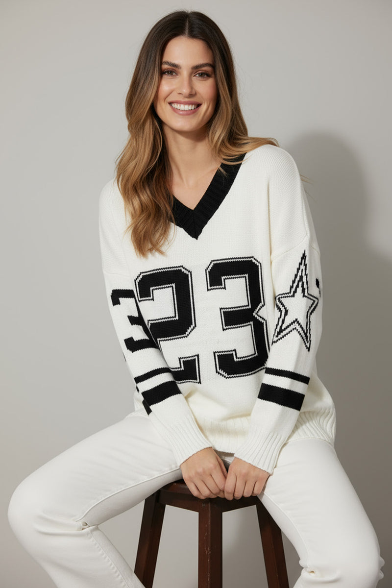 Εκρού πλεκτό με V λαιμόκοψη και μαύρες λεπτομέρειες από την Ellisargi Boutique