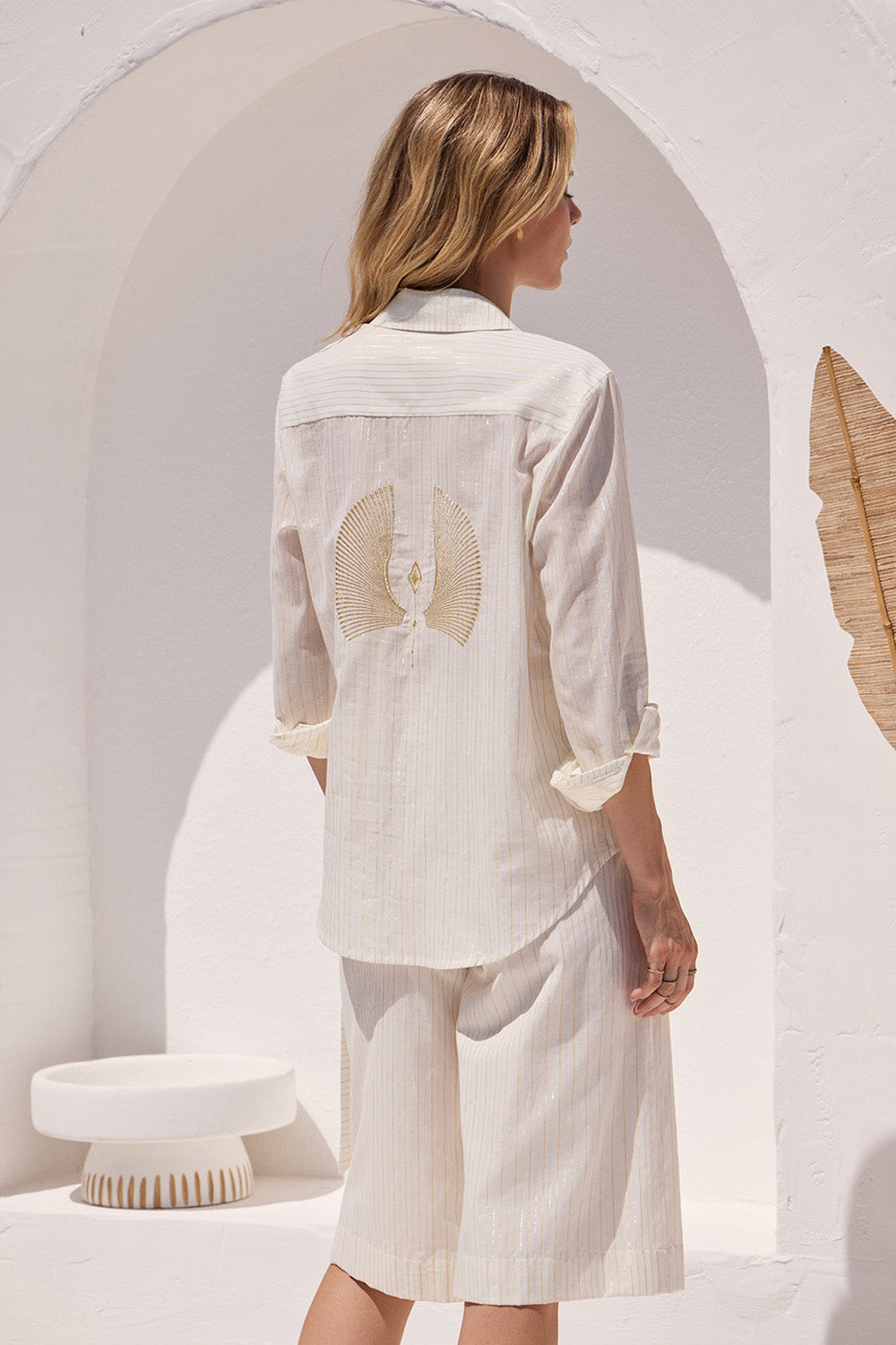 Γυναικείο εκρού ριγέ πουκάμισο με κουμπιά και χαλαρή γραμμή