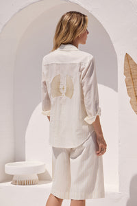 Γυναικείο εκρού ριγέ πουκάμισο με κουμπιά και χαλαρή γραμμή